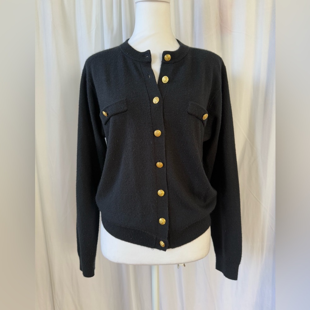 Vintage Kerri & Kelsey knit cardigan sweater with gold button. Size M